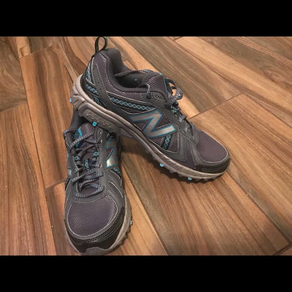 New Balance Sneakers - Picture 1 of 5